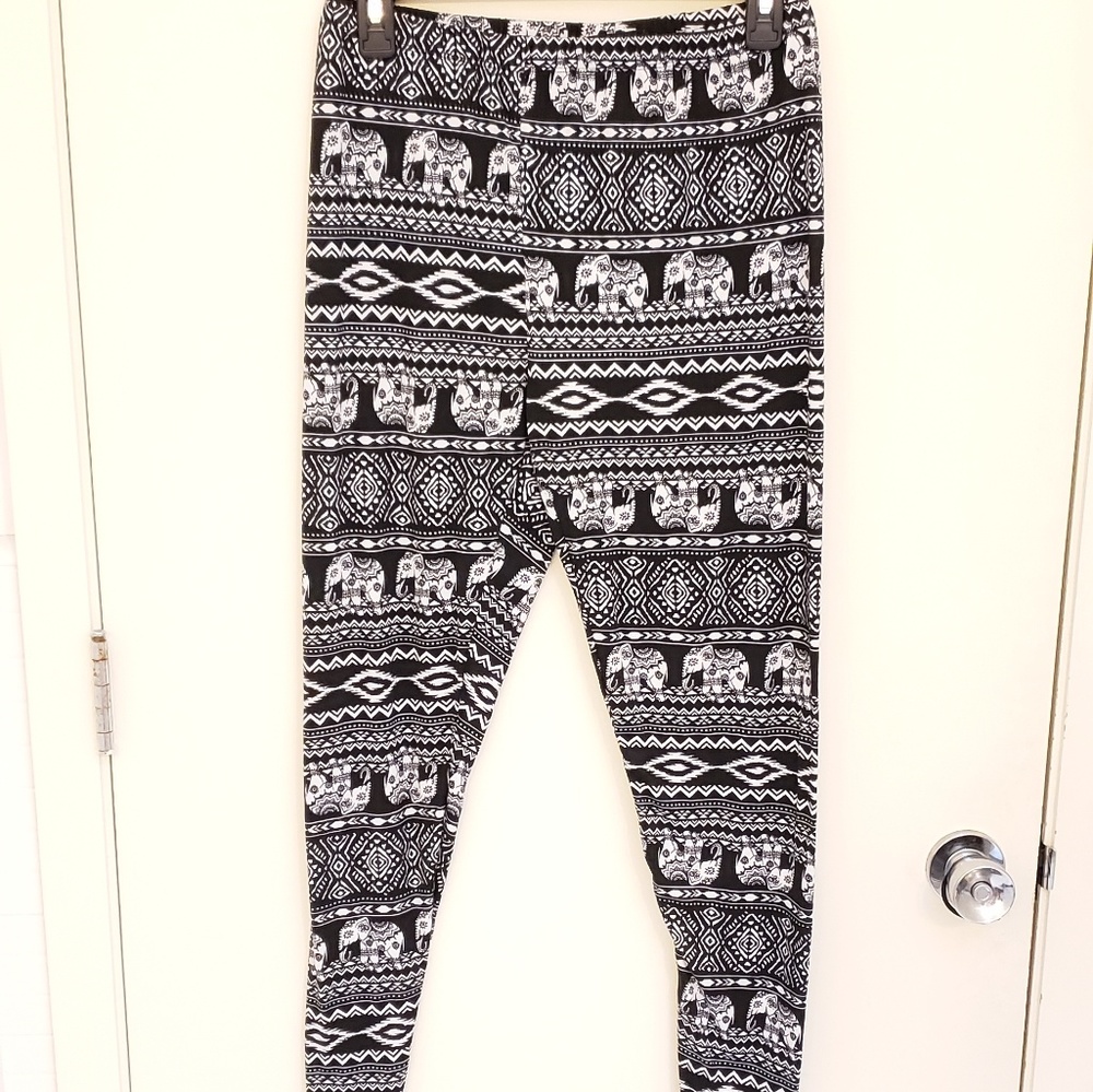 Soft tribal elephant leggings stretchy XL